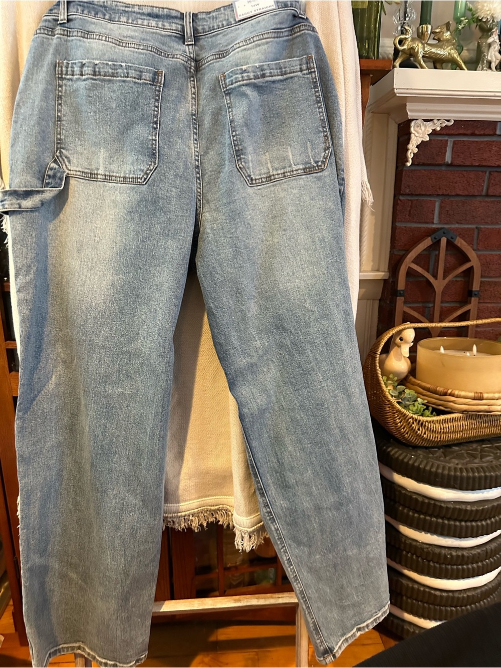 Tinseltown Distressed High Rise Jeans NWT 16W - Picture 2 of 4